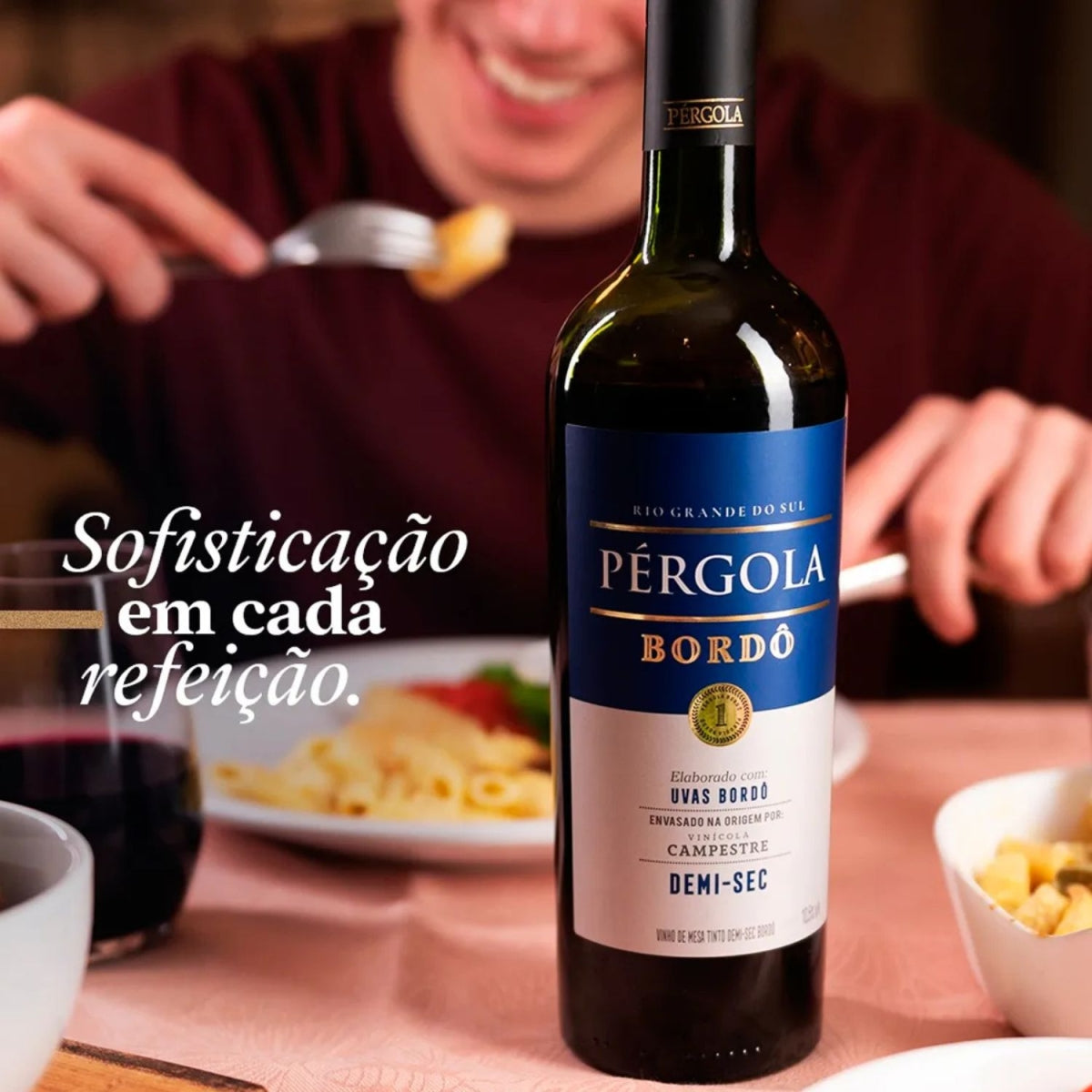 Vinho Pergola Tinto Bordo Demi Sec De Mesa Garrafa 1L