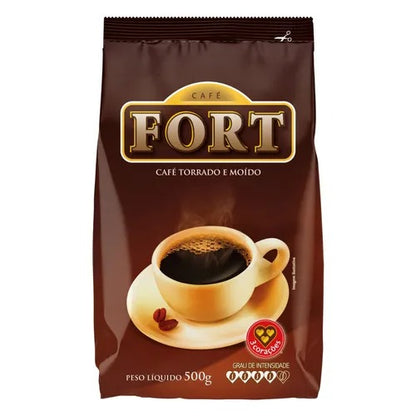 Embalagem marrom de café Fort 500 g com ilustração de uma xícara de café.