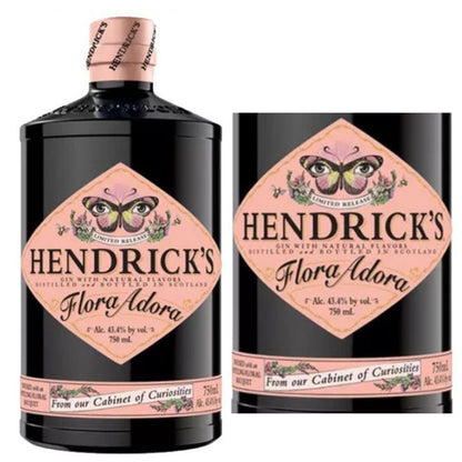 Garrafa de Gin Hendrick's Flora Adora ao lado de um detalhe ampliado do rótulo.