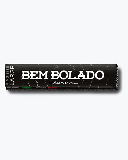 Livreto preto Bem Bolado Premium King Size Large, com indicação de 32 folhas, 110 x 44 mm e goma natural.