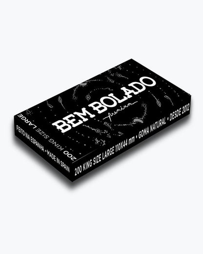 Embalagem preta Bem Bolado Premium identificada como King Size Large e 200 folhas.