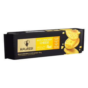 Embalagem preta do snack de arroz Kalassi sabor queijo, 100 g, vista de frente em ângulo.