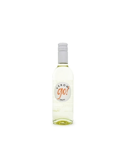 Garrafa de vinho branco Veroni Go com líquido claro e tampa branca.